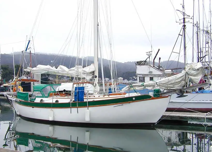 liveaboard-sailboat