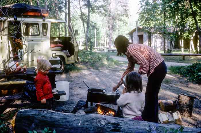 reasons-to-travel-in-a-van-cooking-outside