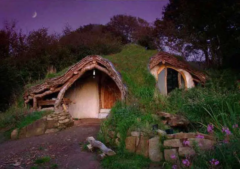 escape-the-cubicle-Hobbit-house